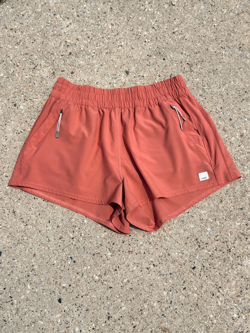 Vuori Rust Orange Athletic Shorts with Zipper Pockets Sz Small